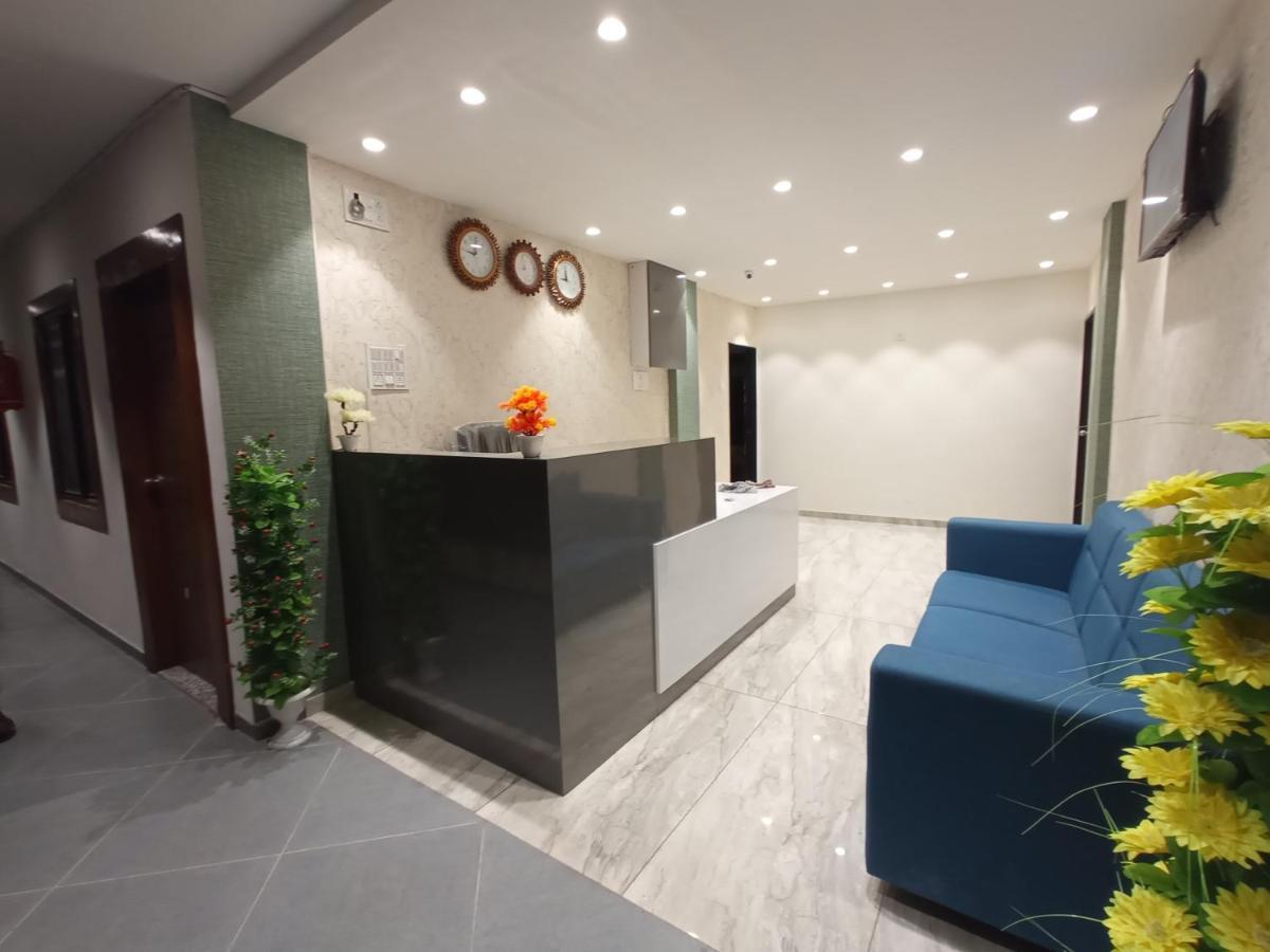 Hotel Mansarovar,바도다라 외부 사진