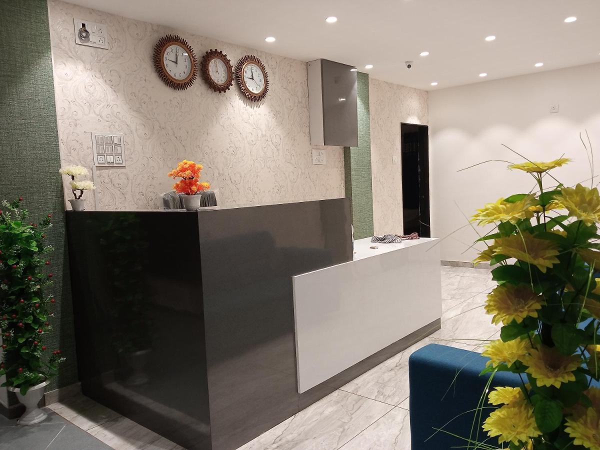 Hotel Mansarovar,바도다라 외부 사진