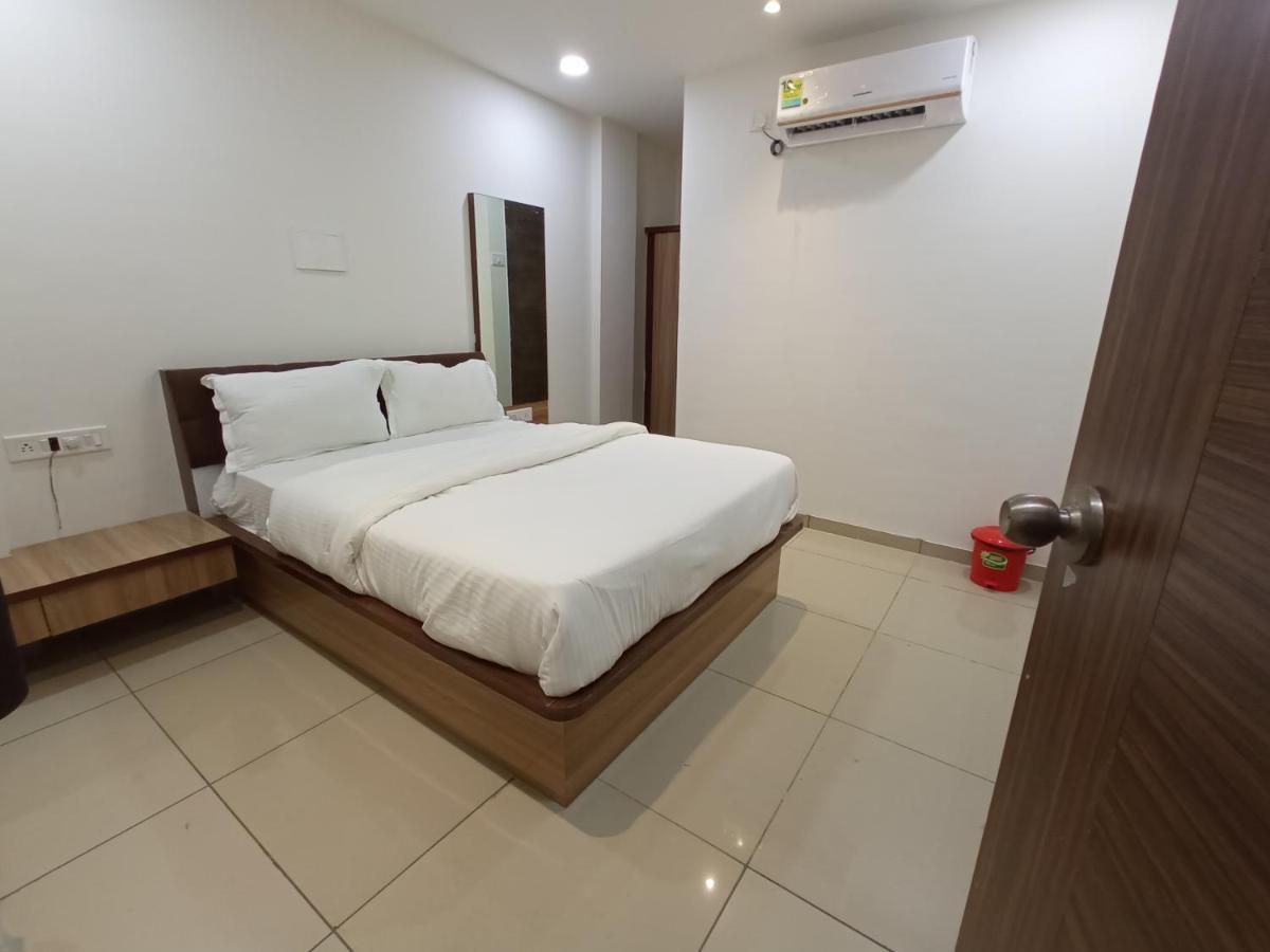 Hotel Mansarovar,바도다라 외부 사진