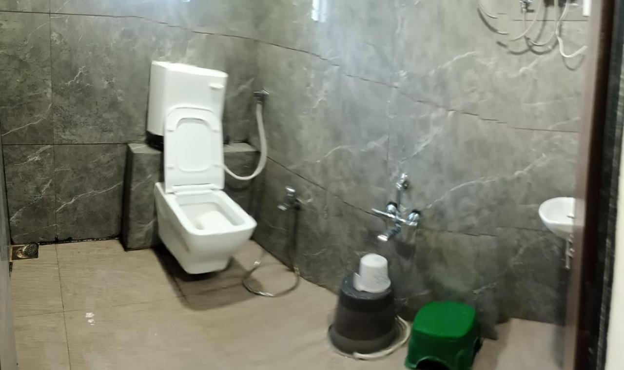 Hotel Mansarovar,바도다라 외부 사진