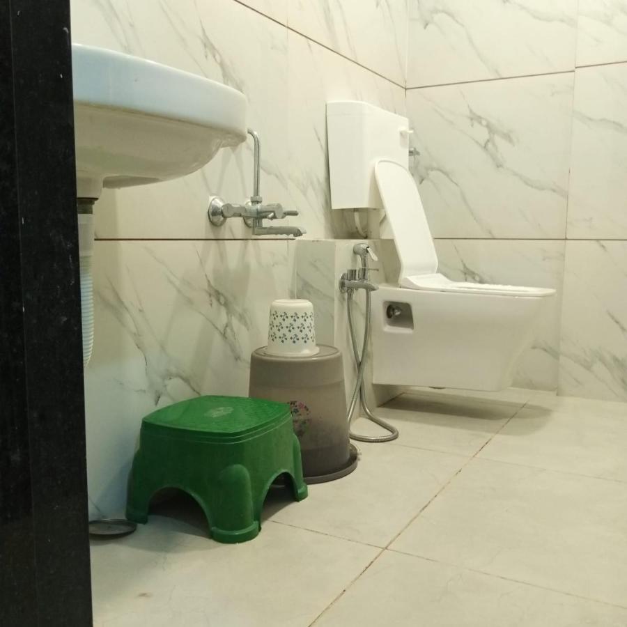 Hotel Mansarovar,바도다라 외부 사진