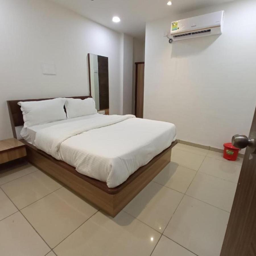 Hotel Mansarovar,바도다라 외부 사진