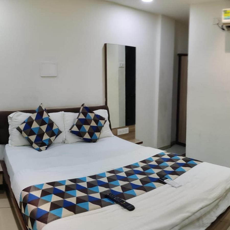 Hotel Mansarovar,바도다라 외부 사진